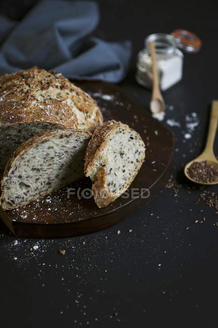 Wholemeal bread with seeds — Stock Photo