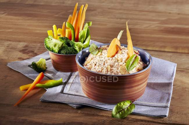 Carrot and apple dip with yogurt — Stock Photo