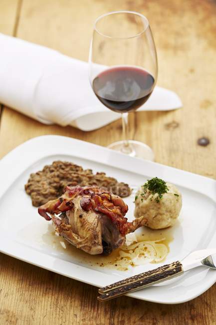 Partridge with lentils and dumplings — Stock Photo