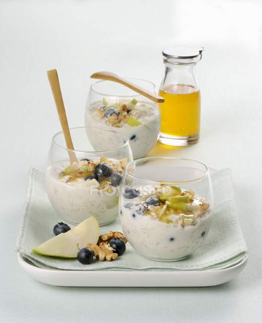 Bircher muesli with walnuts, pears and blueberries — Stock Photo