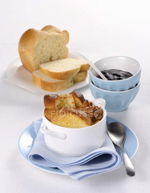 Brioche pudding with slices of bread — Stock Photo