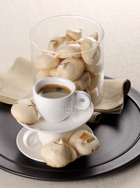 Ginger and meringue biscuits — Stock Photo