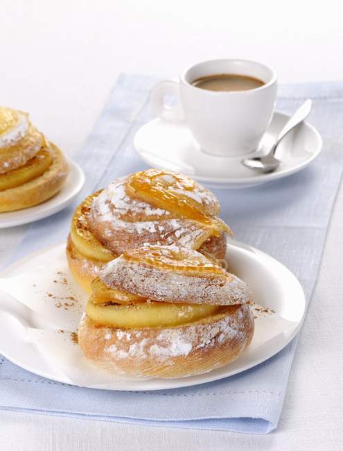 Sweet pastries with honey — Stock Photo