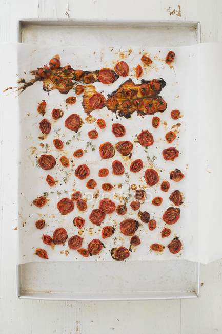 Dried cherry tomatoes — Stock Photo
