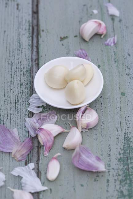 Peeled Cloves of garlic — Stock Photo