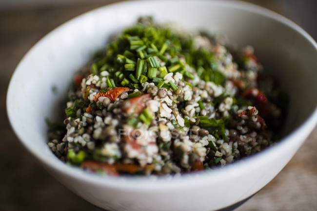Salada Bulgur com lentilhas — Fotografia de Stock