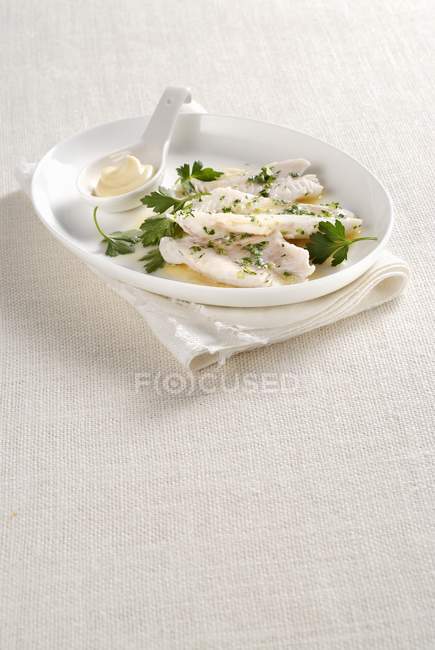 Rose fish fillets with Beurre blanc — Stock Photo