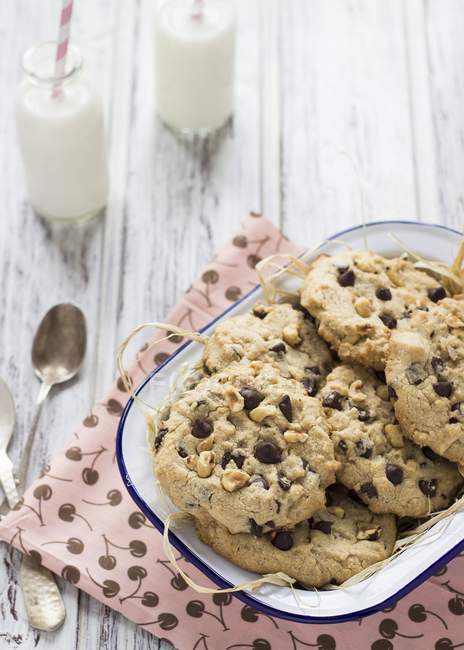 Chocolate chip cookies with chestnuts — Stock Photo