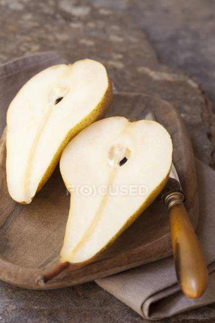 Fresh halved pear — Stock Photo