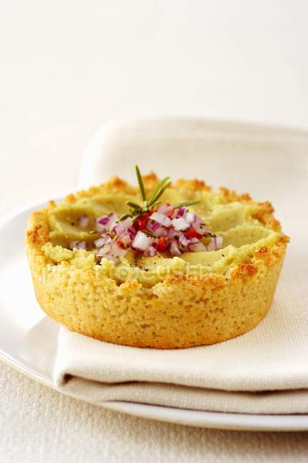 Couscous tartlet with cream — Stock Photo