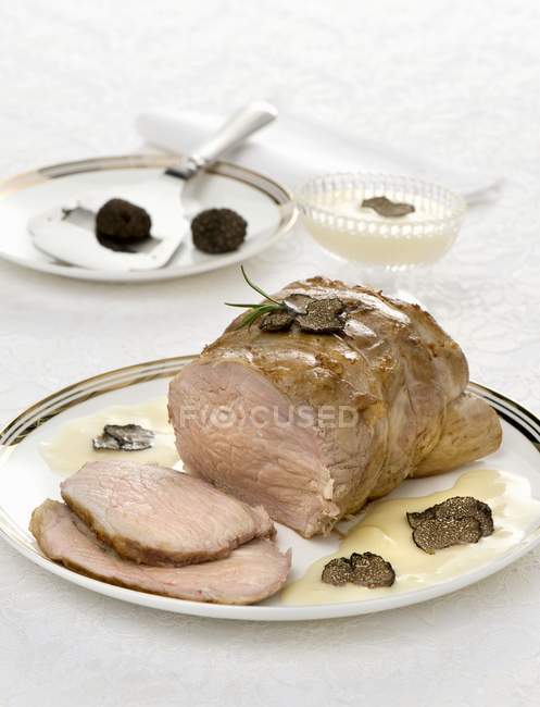 Veau rôti aux truffes — Photo de stock