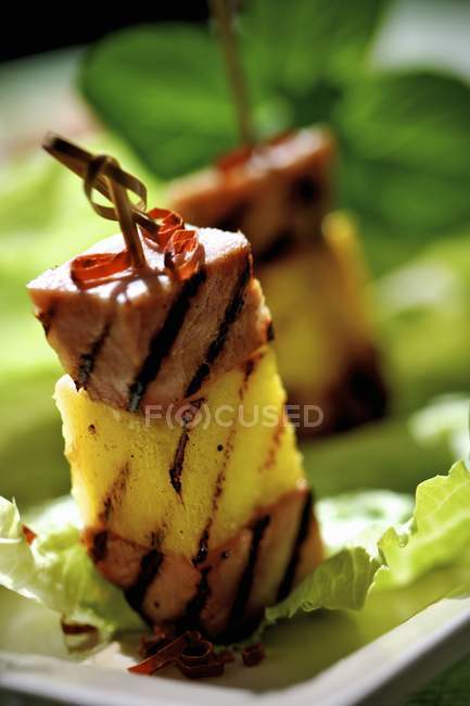 Grilled pineapple and ham — Stock Photo