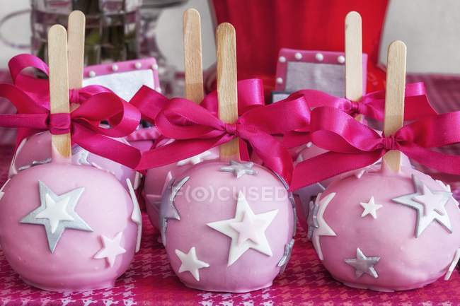 Pink cake pops — Stock Photo