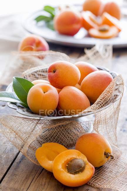 Fresh raw apricots — Stock Photo