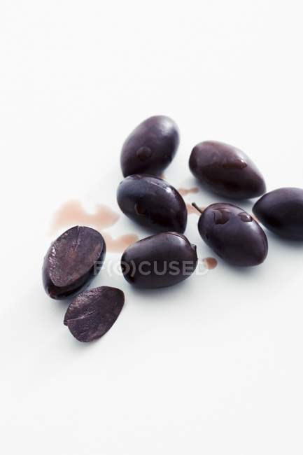 Aceitunas negras conservadas - foto de stock