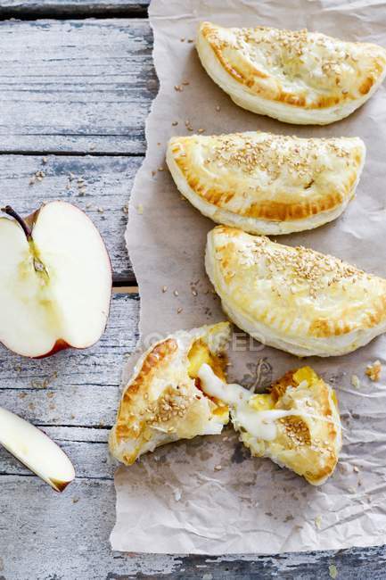 Fatturati di mele e formaggi — Foto stock