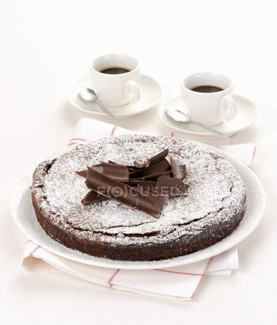Темный шоколадный торт — стоковое фото