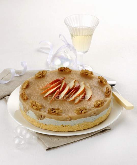 Cheesecake with Gorgonzola and walnuts — Stock Photo