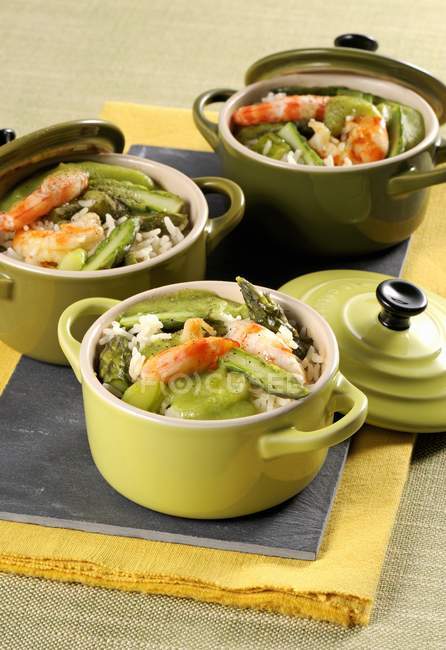 Rice and prawn cocotte — Stock Photo