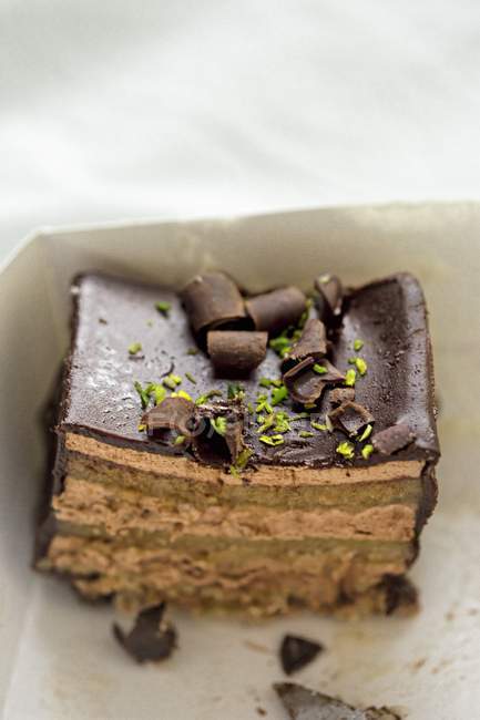 Chocolate cake with pistachios — Stock Photo