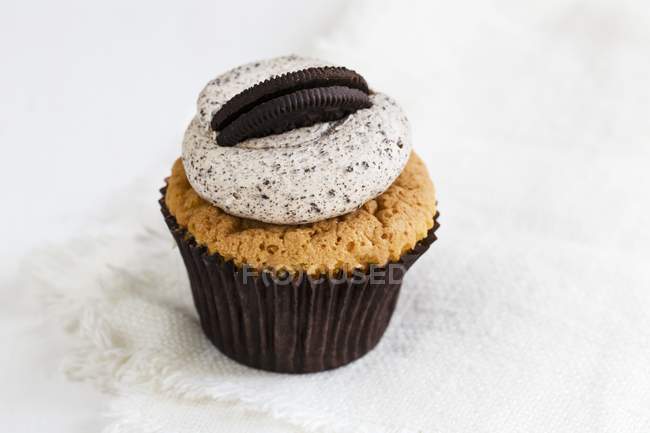 Cupcake décoré de crème — Photo de stock