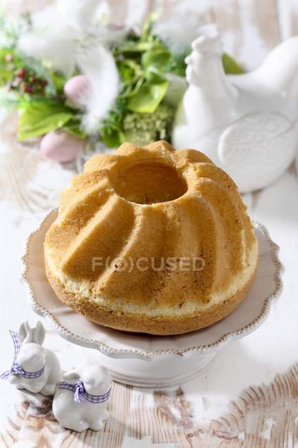 Easter Bundt cake on plate — Stock Photo