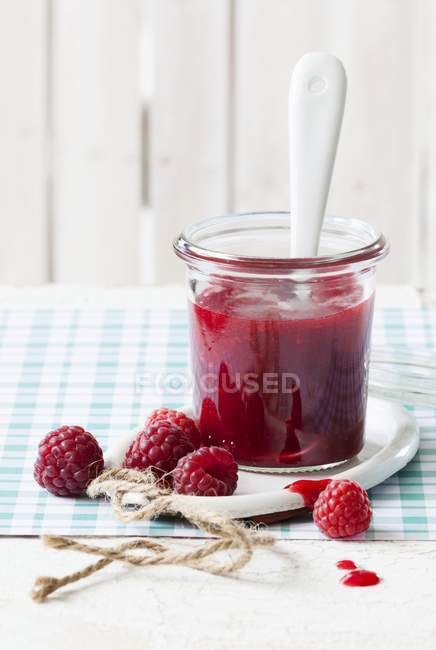 Homemade raspberry mousse — Stock Photo