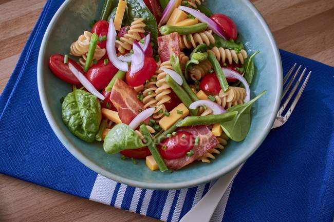 Pasta salad with tomatoes — Stock Photo