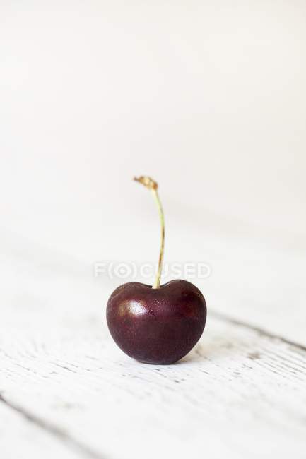 Fresh red cherry — Stock Photo