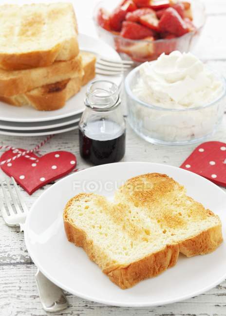 Fette di brioche tostate — Foto stock