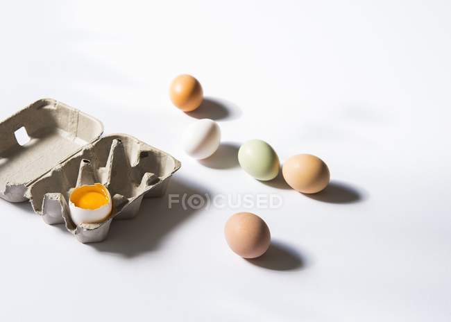 Fresh chicken eggs — Stock Photo