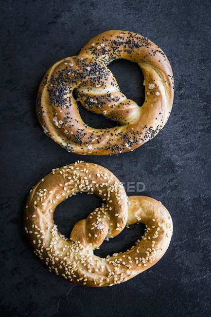 Fresh and tasty pretzels — Stock Photo