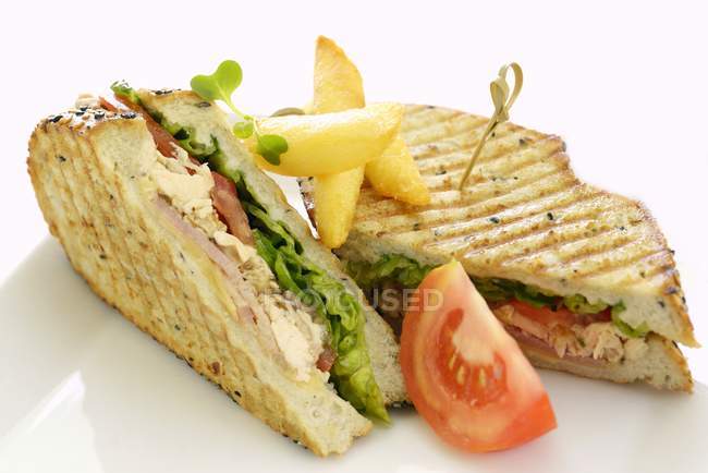 Sandwiches with chicken and lettuce — Stock Photo