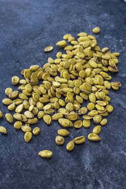Vista de perto de sementes de melão amarelo — Fotografia de Stock