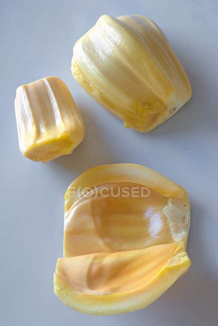 Свежий нарезанный джекфрут — стоковое фото