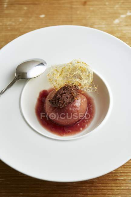 Dessert au chocolat avec sucre — Photo de stock