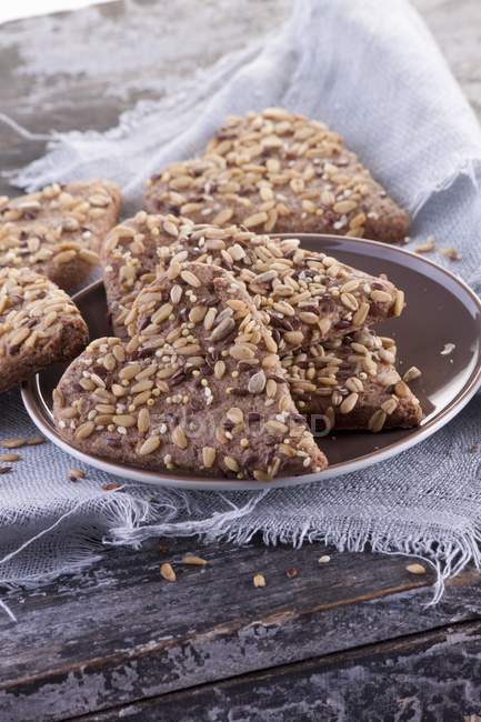 Wholemeal biscuits with seeds — Stock Photo