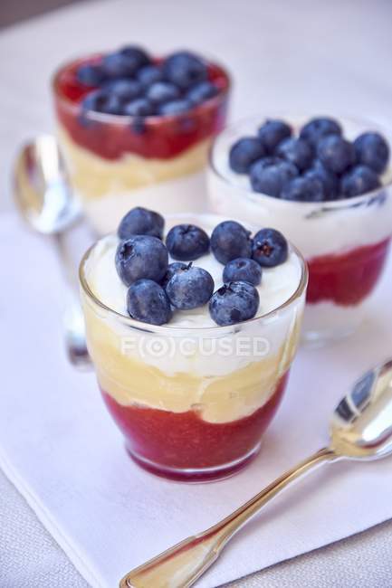 Dessert à la fraise en couches — Photo de stock
