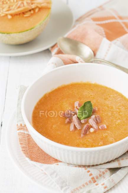 Closeup view of melon soup in bowl — Stock Photo