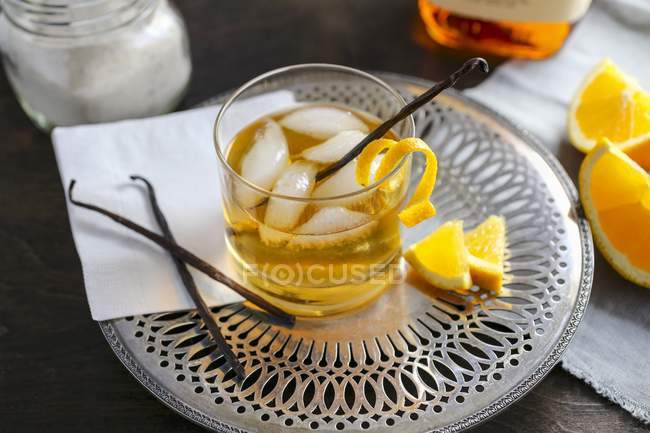 Cocktail con vaniglia e arancia — Foto stock