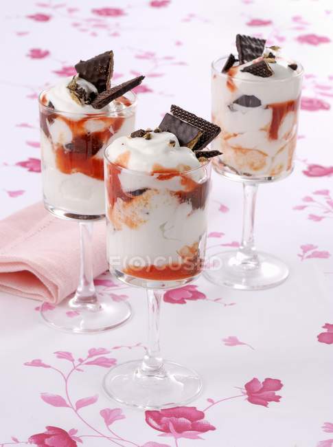 Une crème glacée sundae — Photo de stock