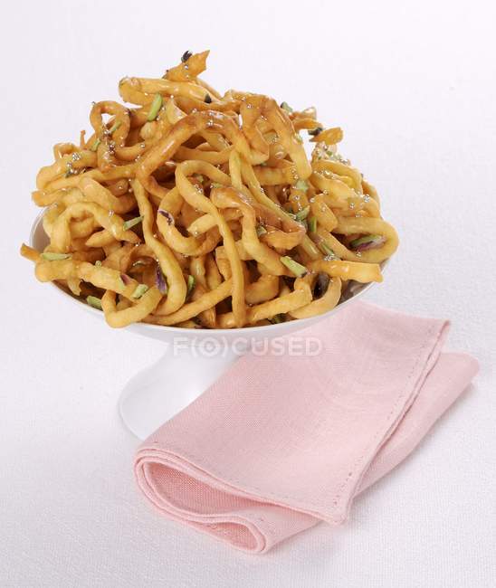 Fried noodles with spring onions — Stock Photo