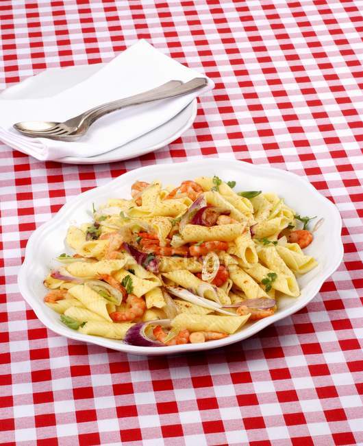 Garganelli pasta with prawns — Stock Photo