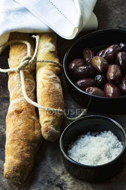 Arrangement du pain d'olive — Photo de stock