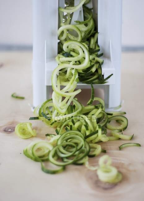 Cucumber spirals with spiraliser — Stock Photo