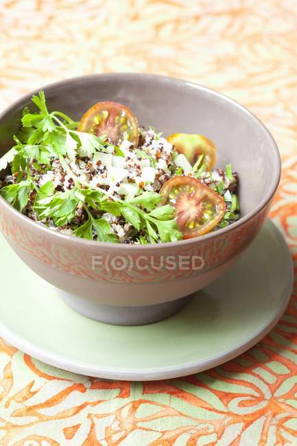 Quinoa salad with tomatoes — Stock Photo