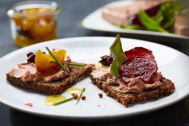 Liver pt on wholemeal bread — Stock Photo