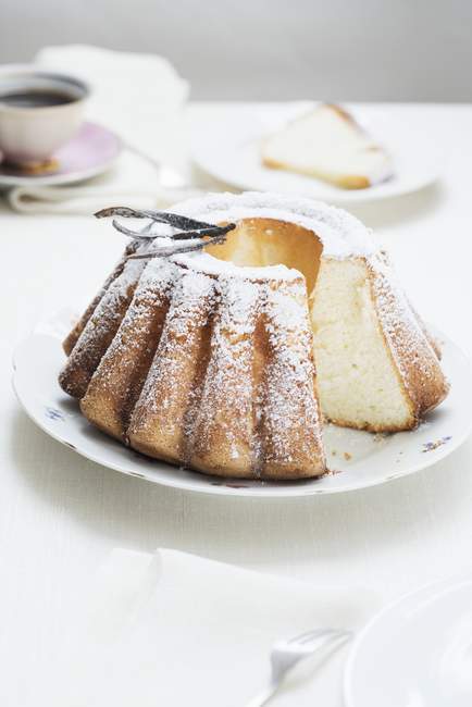 Gâteau Bundt au sucre glace — Photo de stock