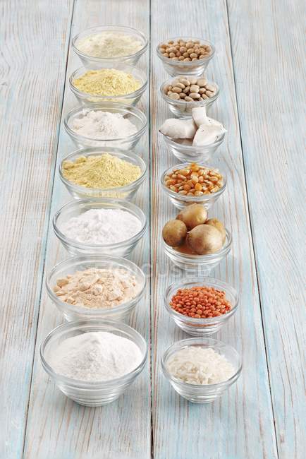 Diferentes tipos de farinha sem glúten — Fotografia de Stock