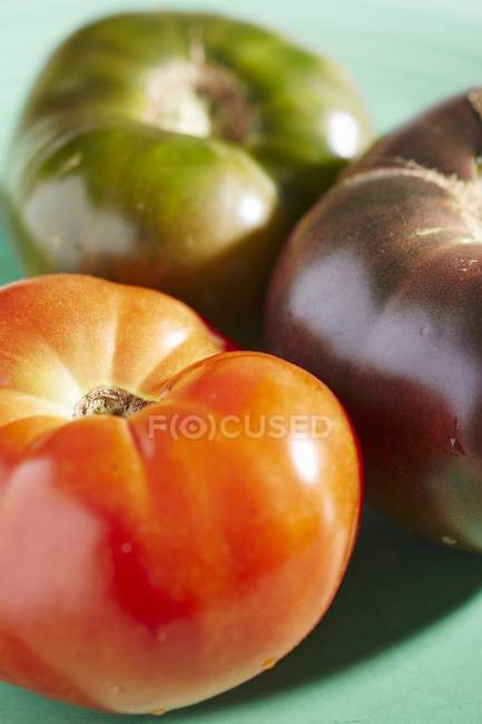 Erbstück frische rohe Tomaten — Stockfoto